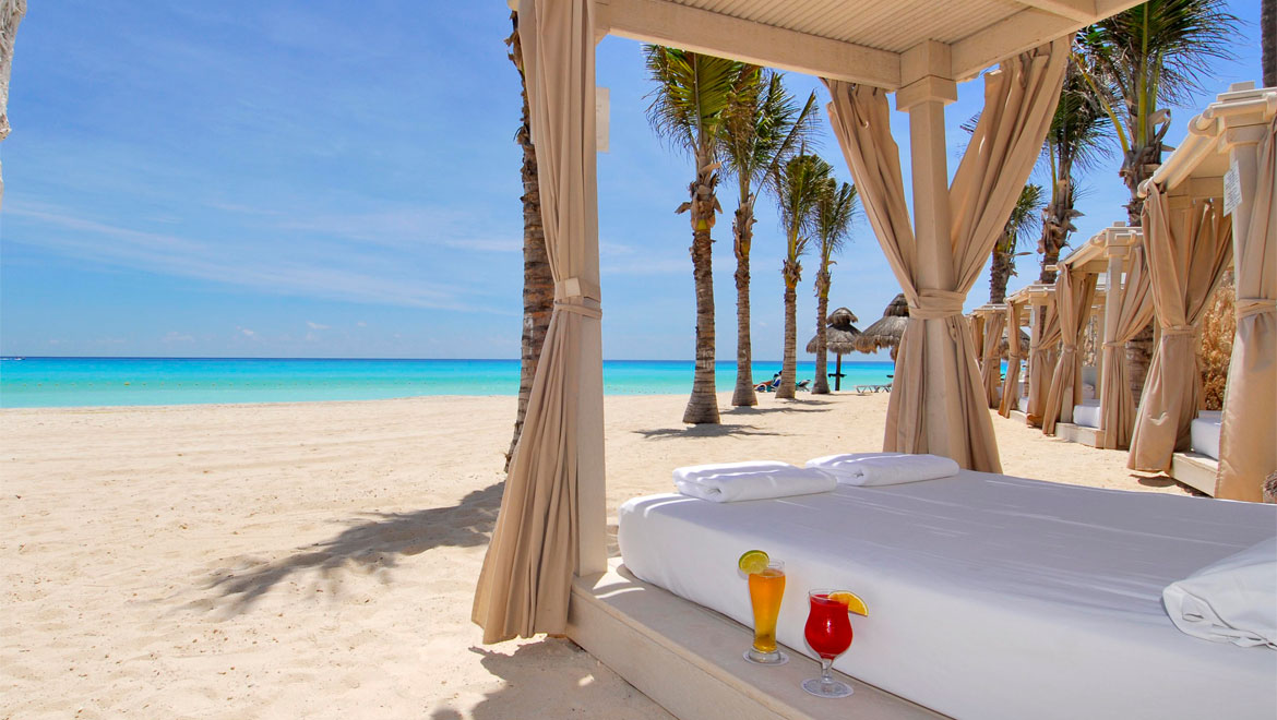 cancun-omni-cancun-hotel-beach-bed